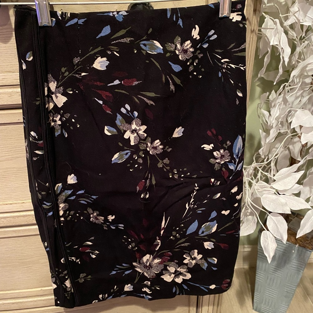 Floral pencil skirt